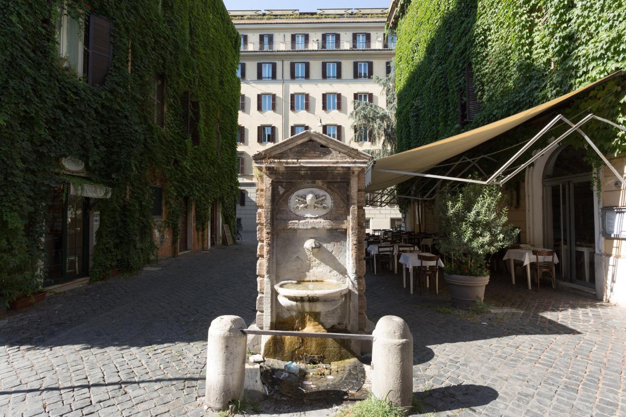 San Peter Borgo 68, Rome